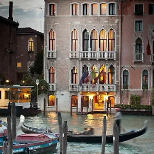 Pesaro Palace Отель