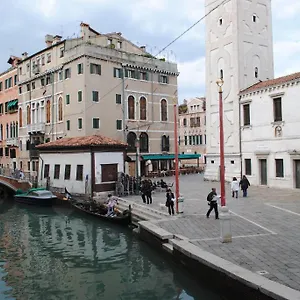 ** Alojamento de Acomodação e Pequeno-almoço San Firmino Canal View Itália