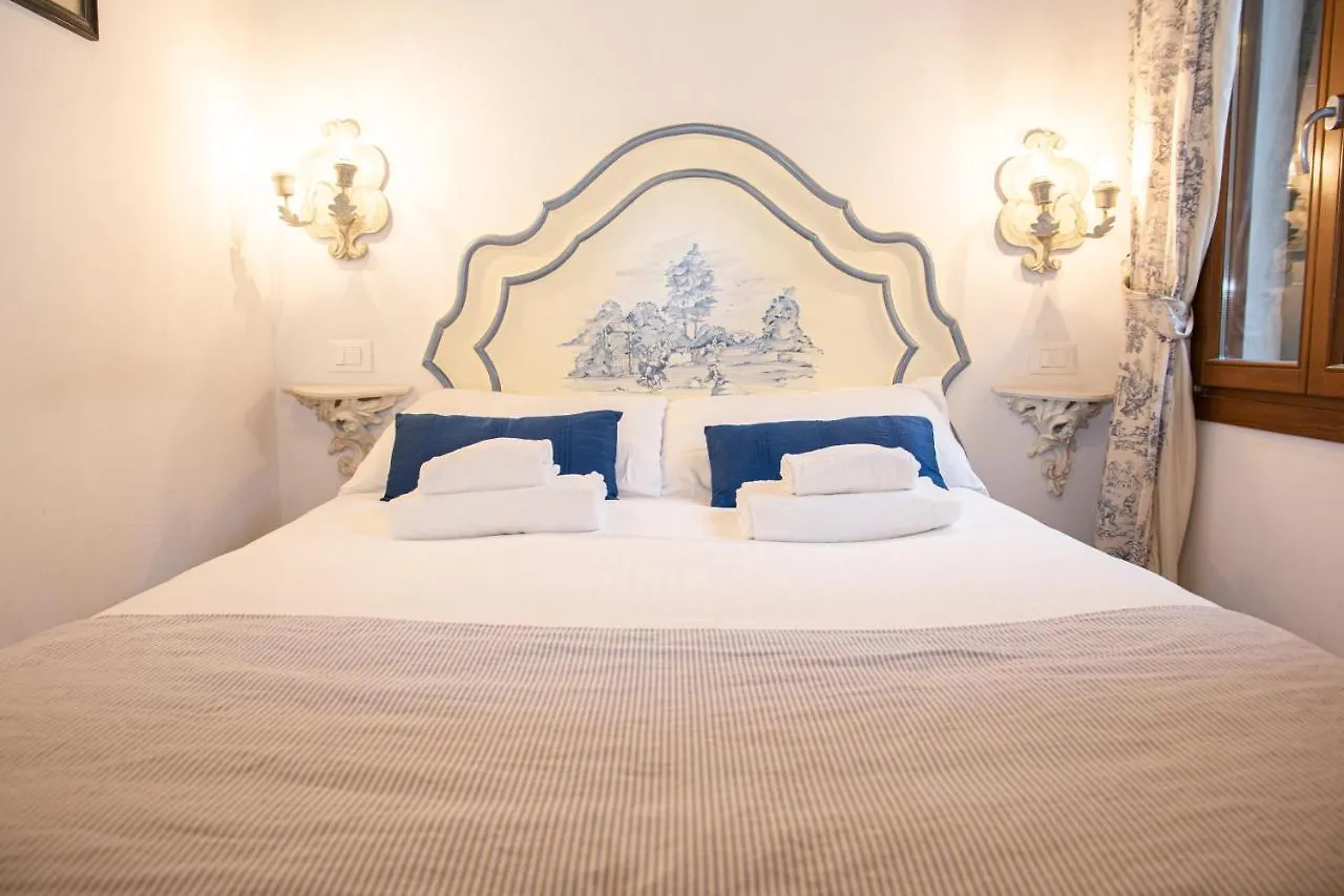 Rigoletto Charm Bed & Breakfast Venice 3*,