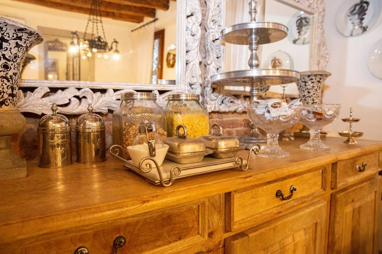 Rigoletto Charm Bed & Breakfast Venice Italy
