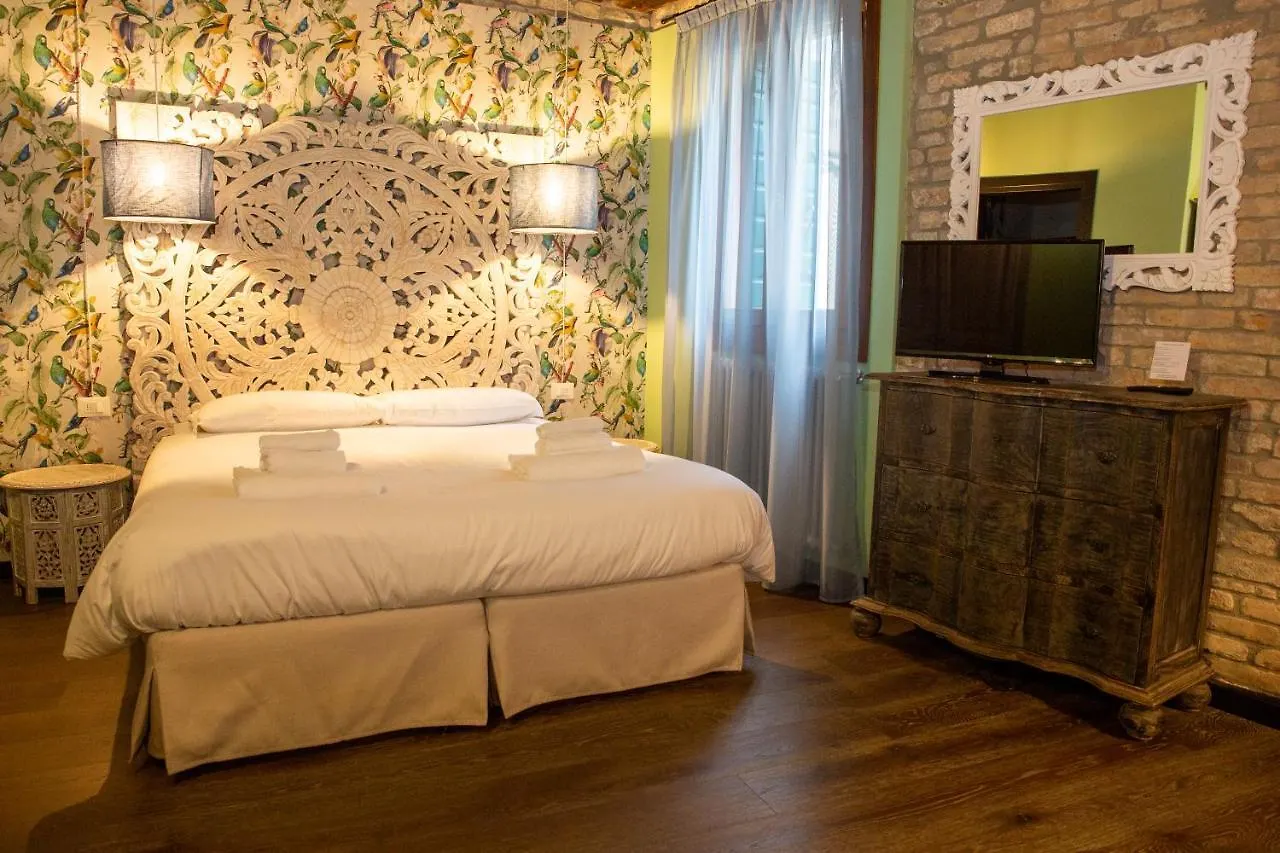***  Rigoletto Charm Bed & Breakfast Venice Italy