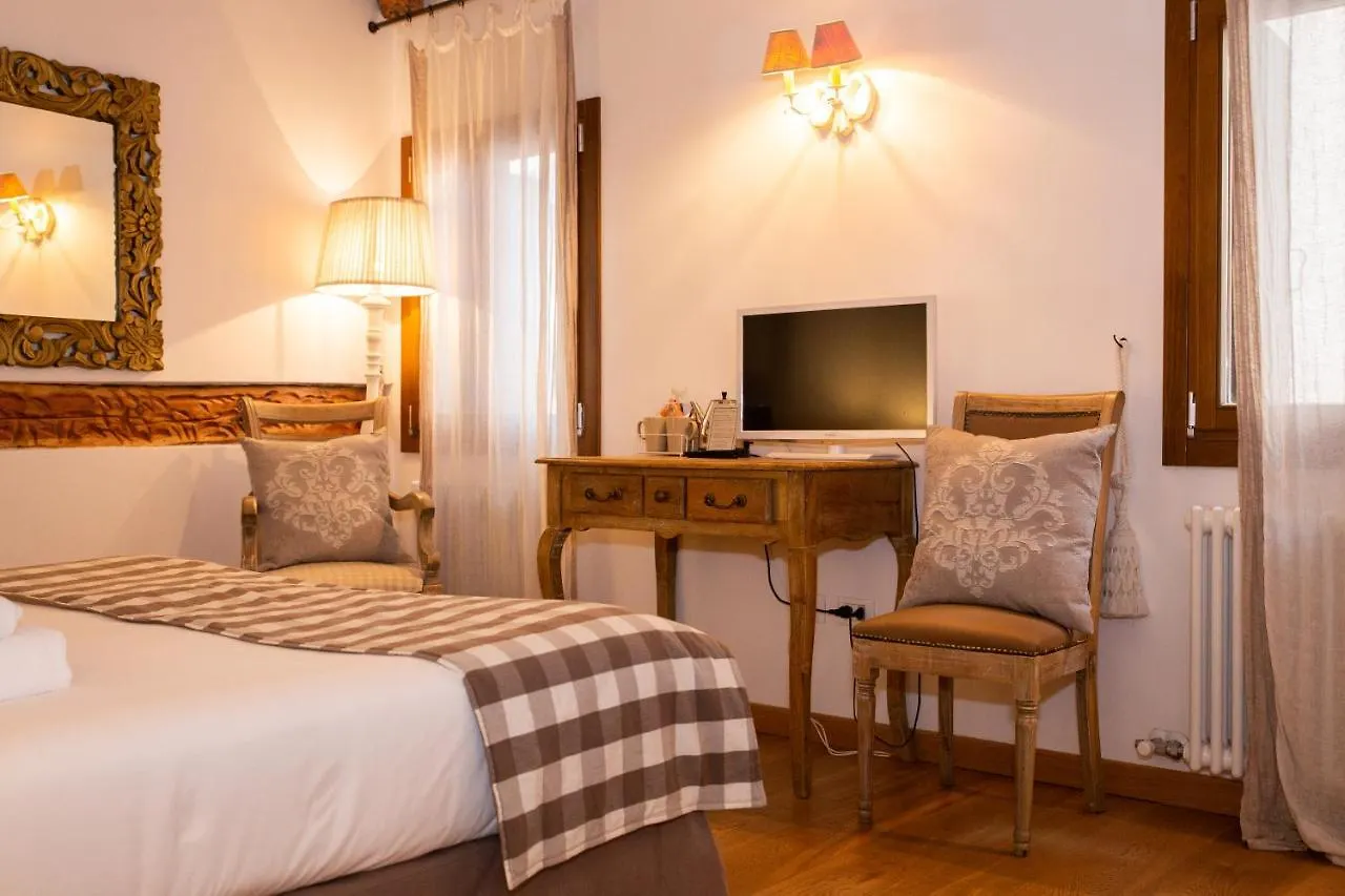 Rigoletto Charm Bed & Breakfast Venice Italy