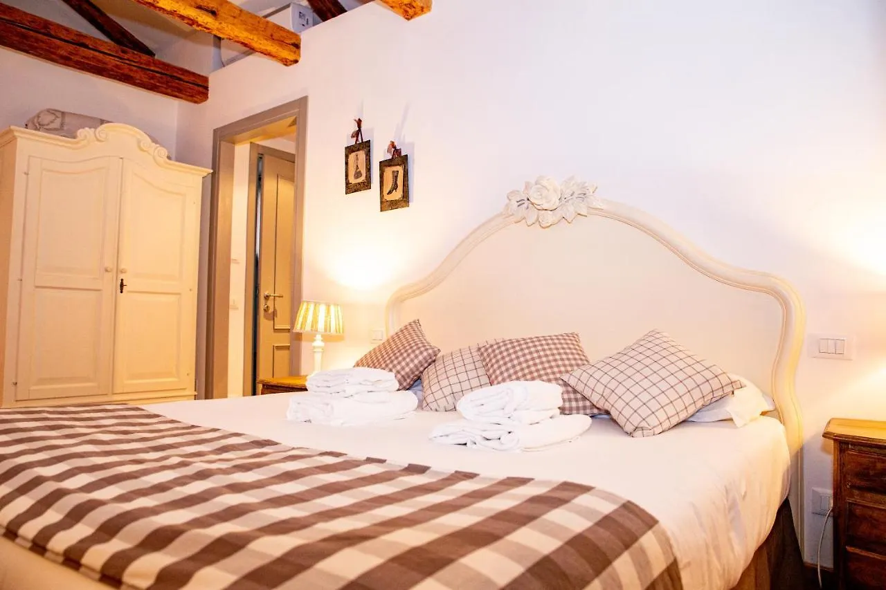 ***  Rigoletto Charm Bed & Breakfast Venice Italy
